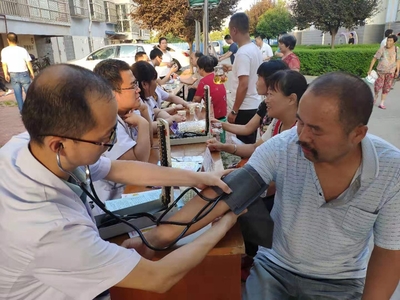 縣中醫(yī)醫(yī)院 借“夏日健康知識(shí)進(jìn)萬(wàn)家”宣傳服務(wù)活動(dòng)普及健康咨詢